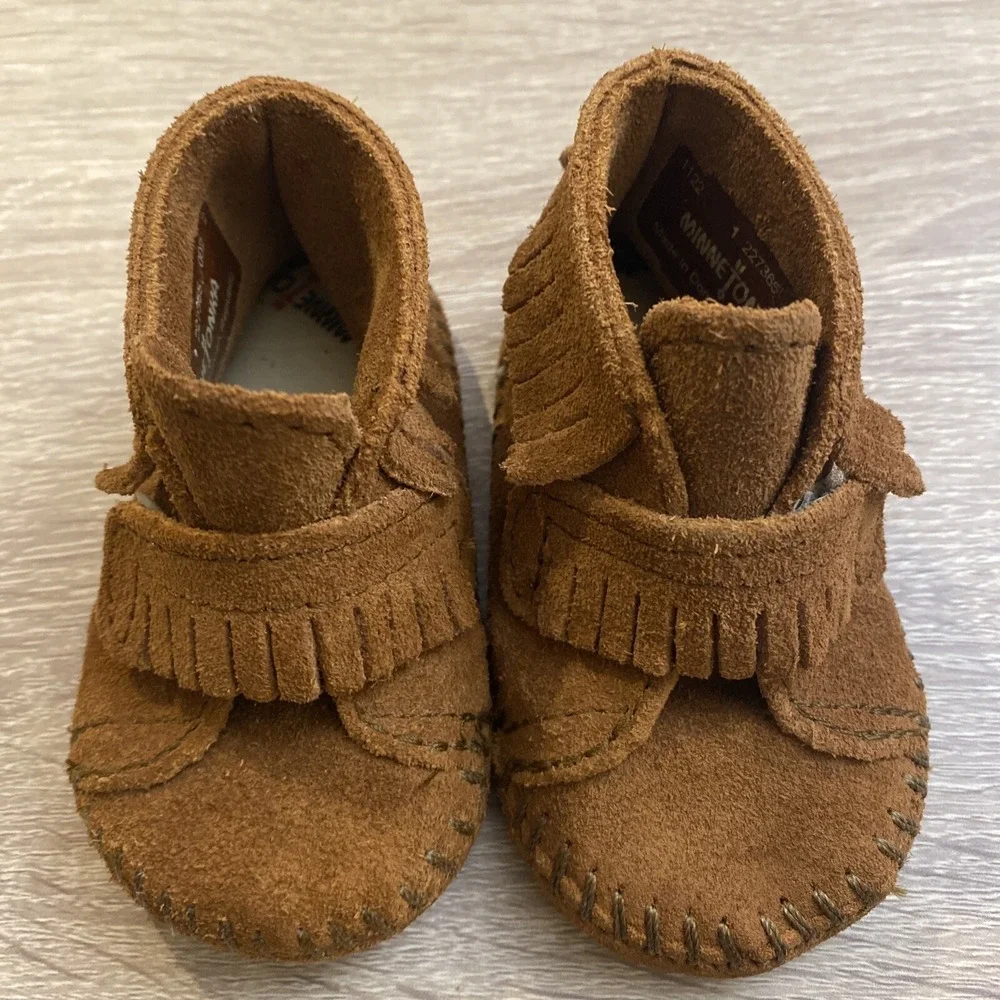 Minnetonka Youth Suede Leather Soft Sole Moccasin Boot Toddler Baby Size 1 EUC